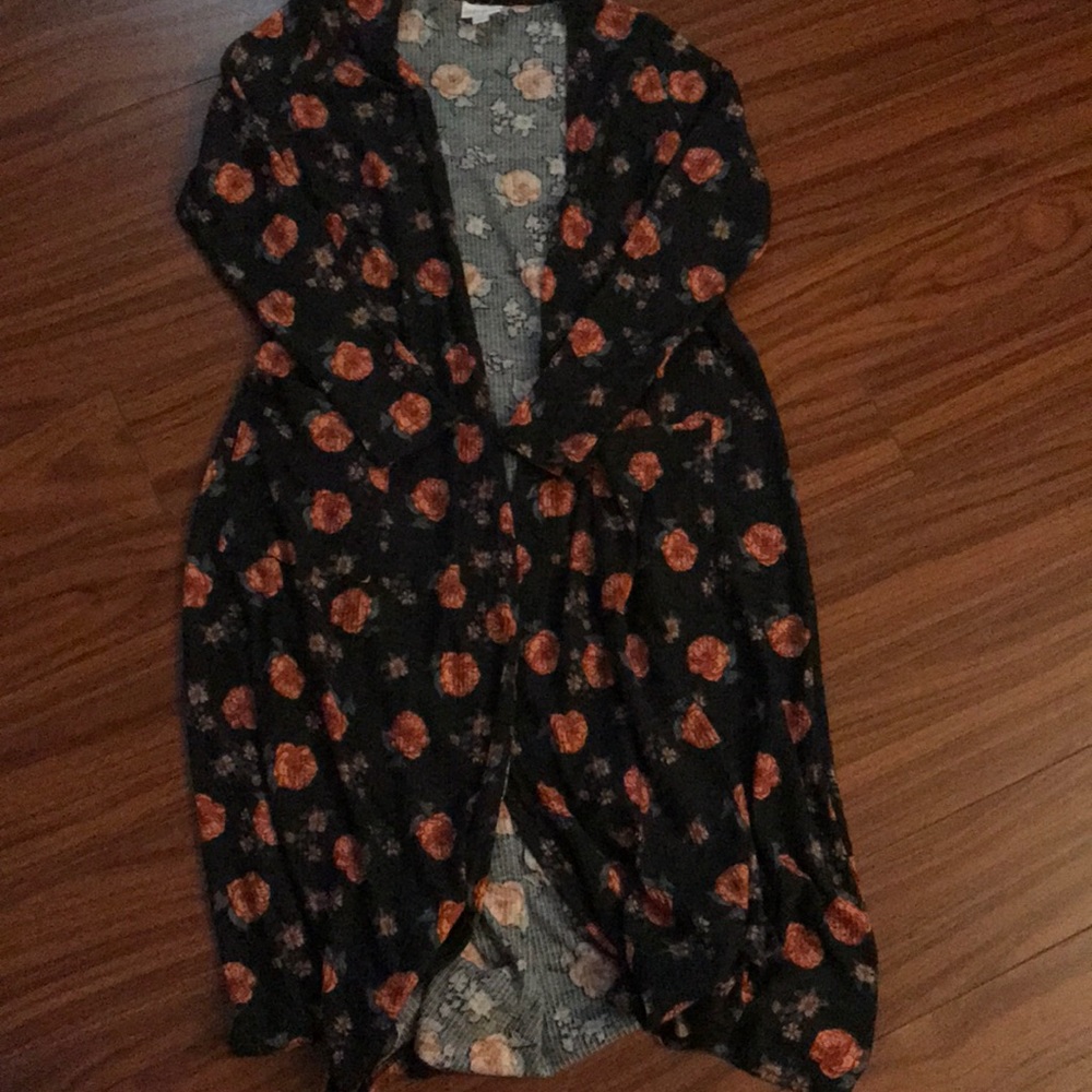 LuLaRoe Sarah Cardigan.